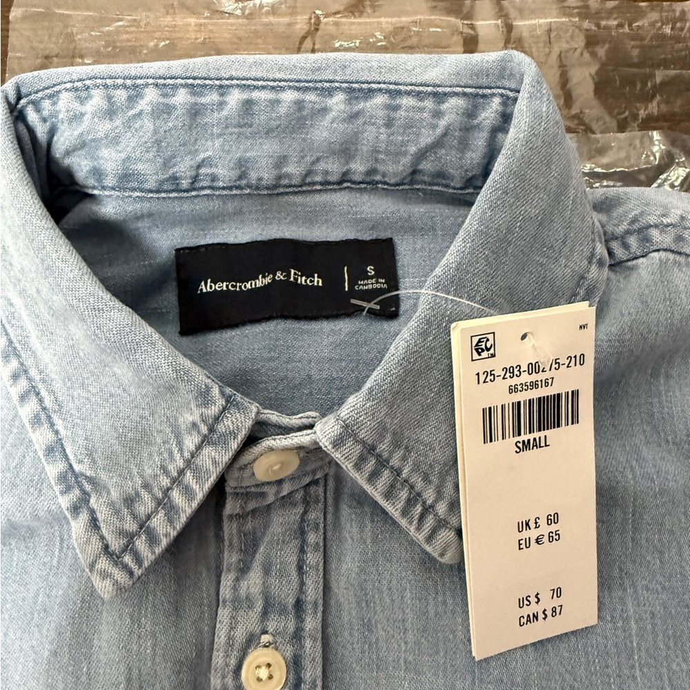 NWT Abercrombie & Fitch 100% Cotton Men's Denim Button-Up Shirt - Picture 7 of 8